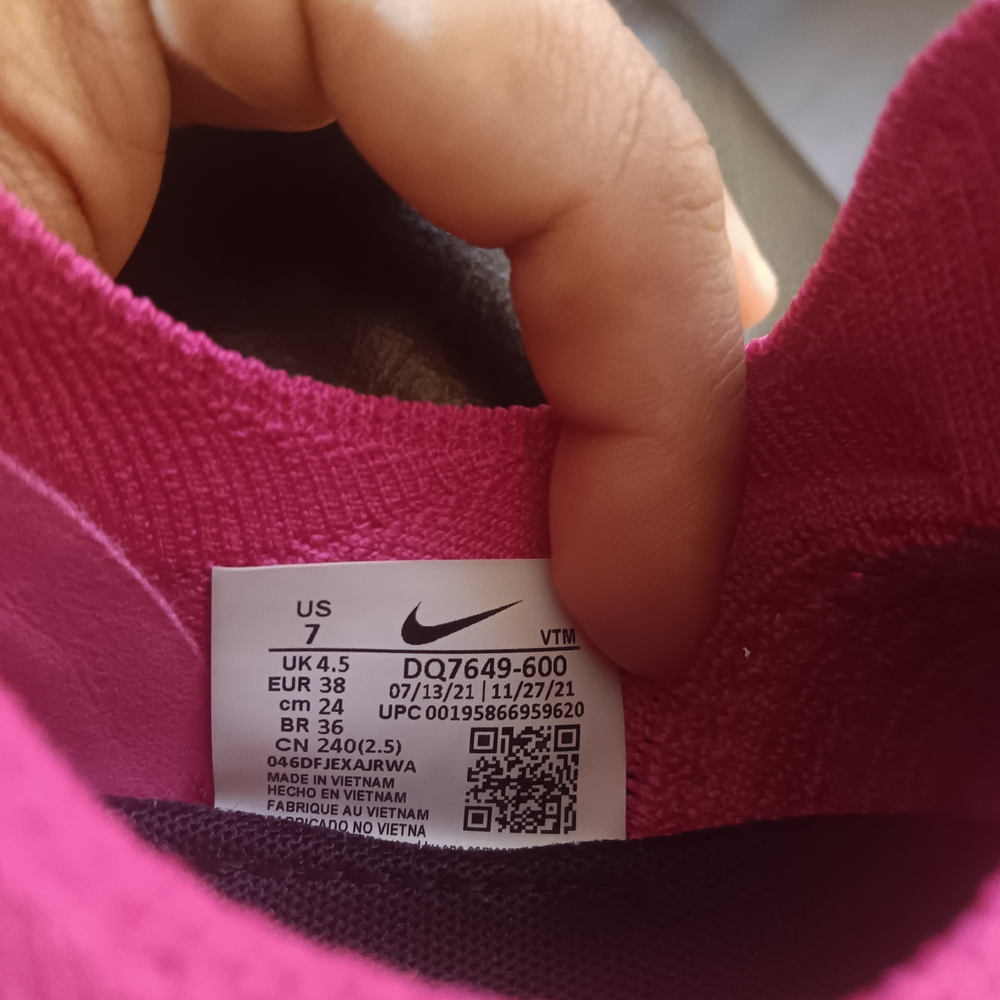 Nike Women's Pink Running Shoes - Picture 5 of 5